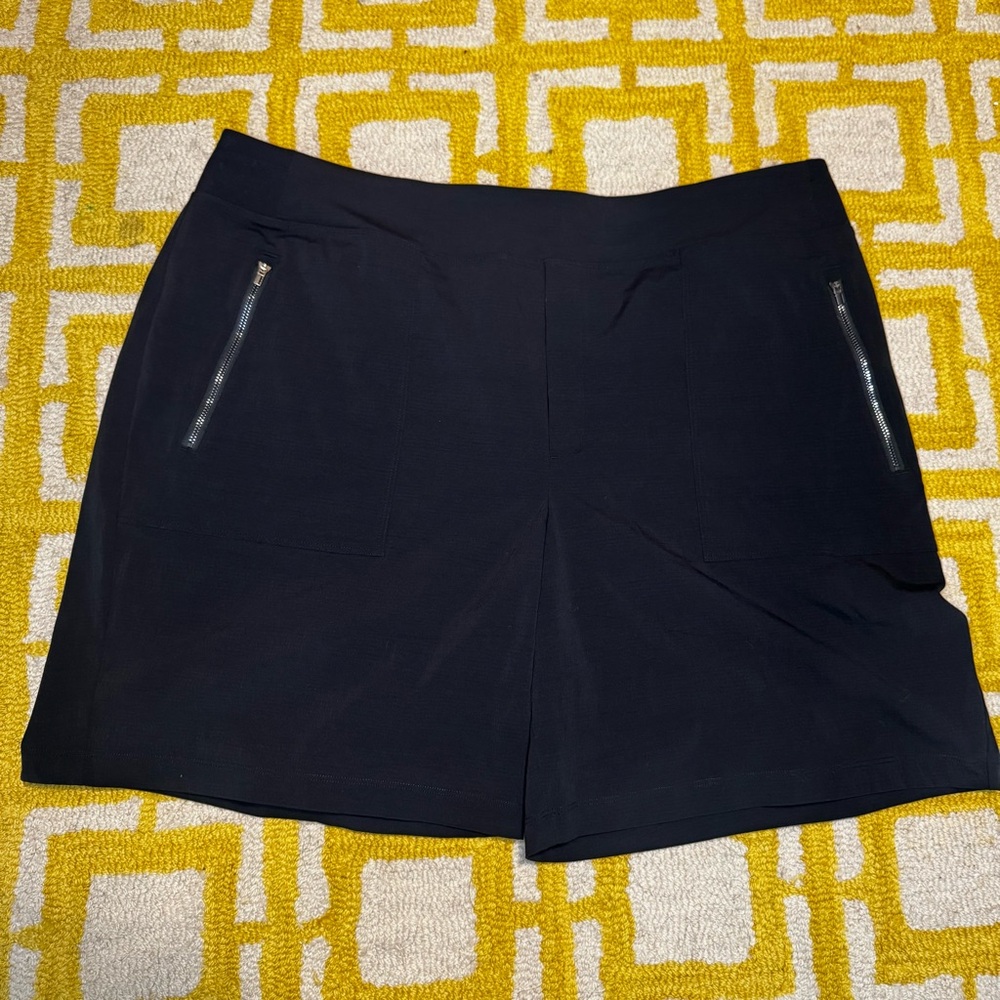 Black Athletic Shorts with Zipper Pockets size 20 like new condition